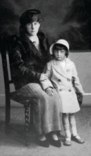 Barbara, aged three, with her mother Freda Taylor